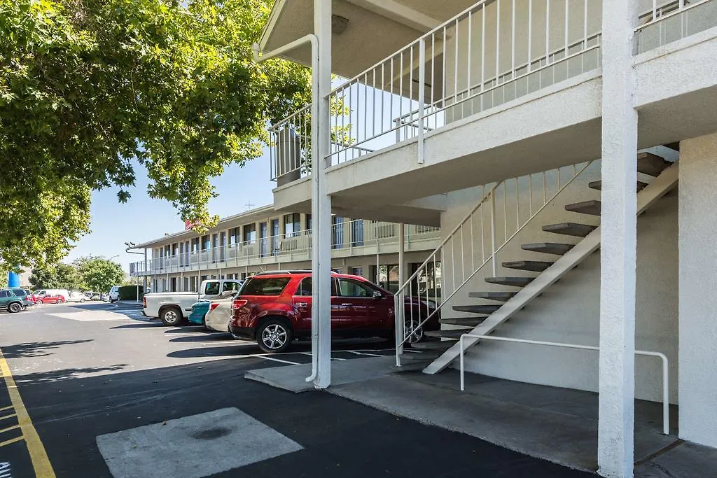 Motel 6-Reno, Nv - Virginia Plumb-1